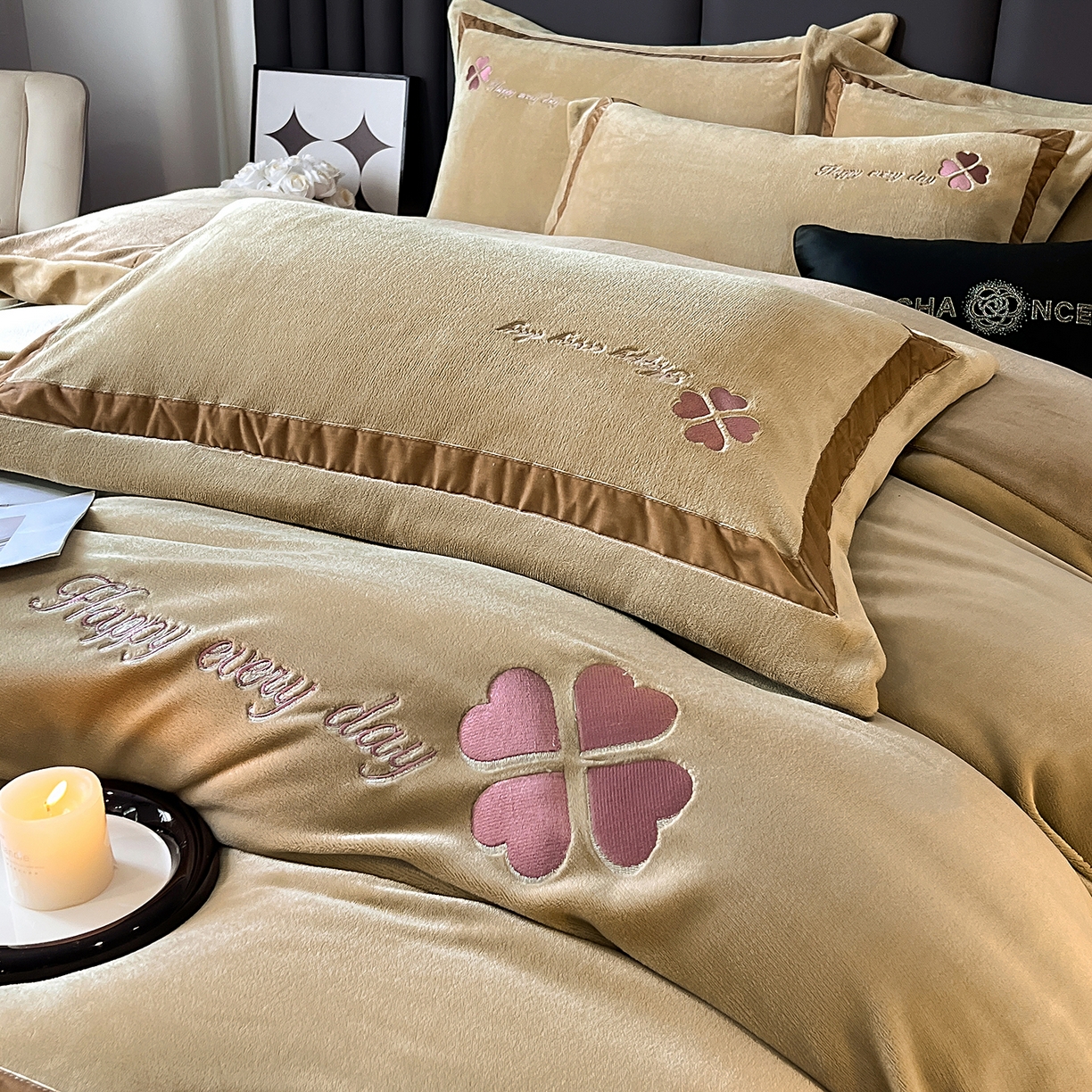 91家纺网 家纺一手货源 找家纺 妮恒美家纺 2025新款牛奶绒刺绣四件套-简爱系列 简爱-高级卡