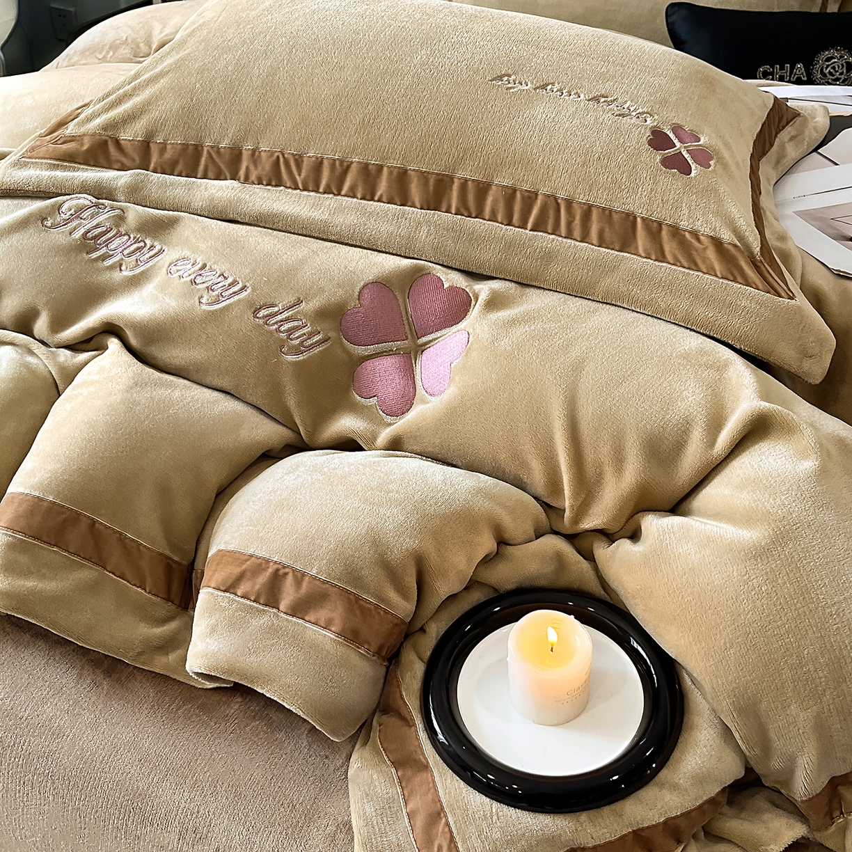 91家纺网 家纺一手货源 找家纺 妮恒美家纺 2025新款牛奶绒刺绣四件套-简爱系列 简爱-高级卡