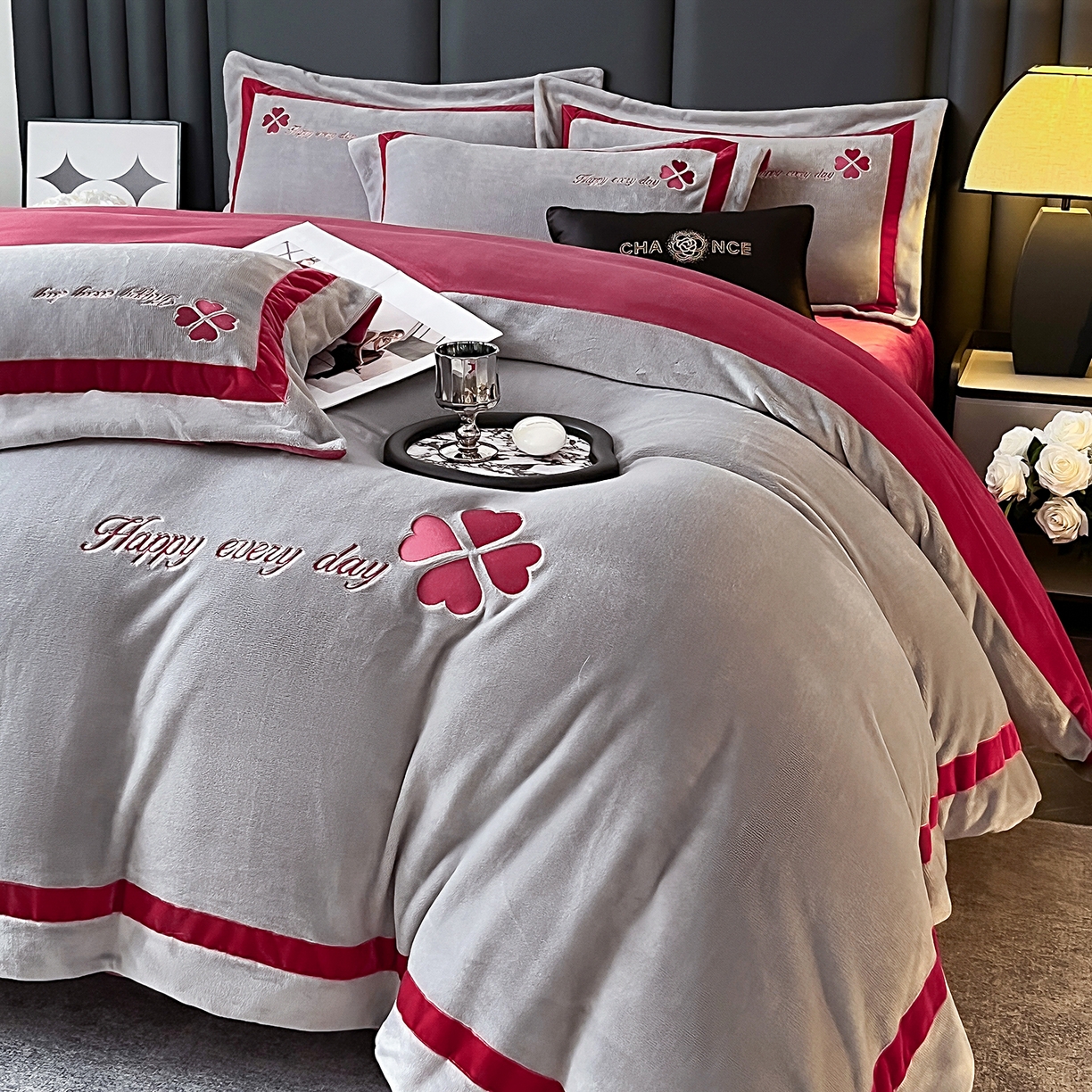 妮恒美家纺 2025新款牛奶绒刺绣四件套-简爱系列 简爱-火山灰＋安哥拉红