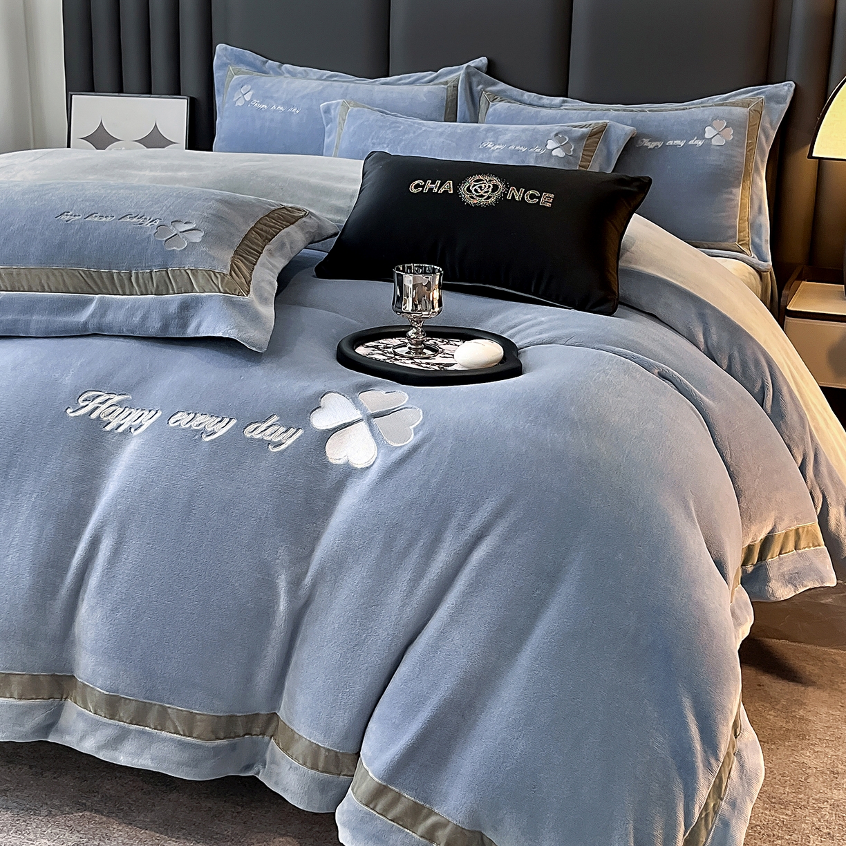 妮恒美家纺 2025新款牛奶绒刺绣四件套-简爱系列 简爱-石英灰＋浅灰