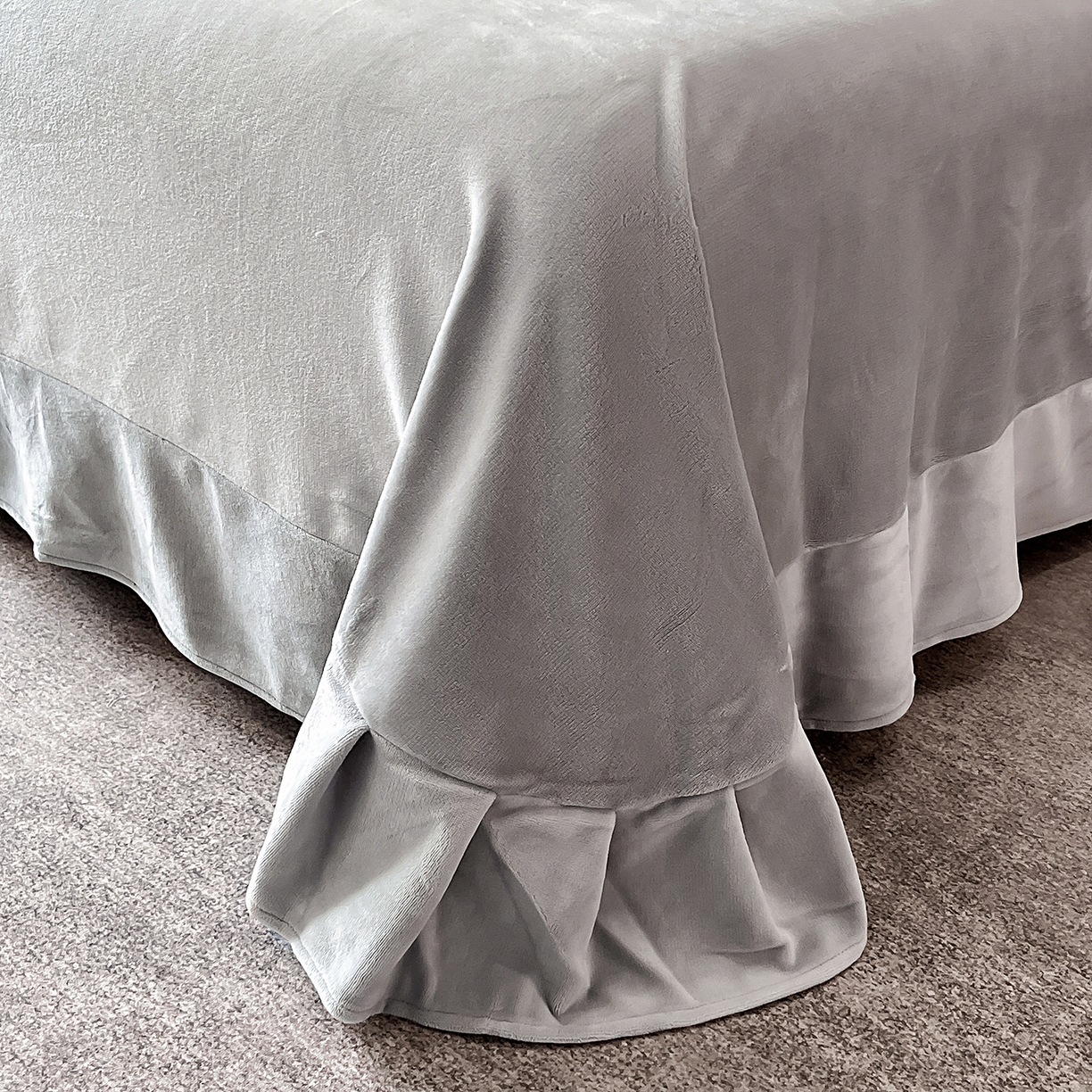 91家纺网 家纺一手货源 找家纺 妮恒美家纺 2025新款牛奶绒刺绣四件套-简爱系列 简爱-石英灰＋浅灰