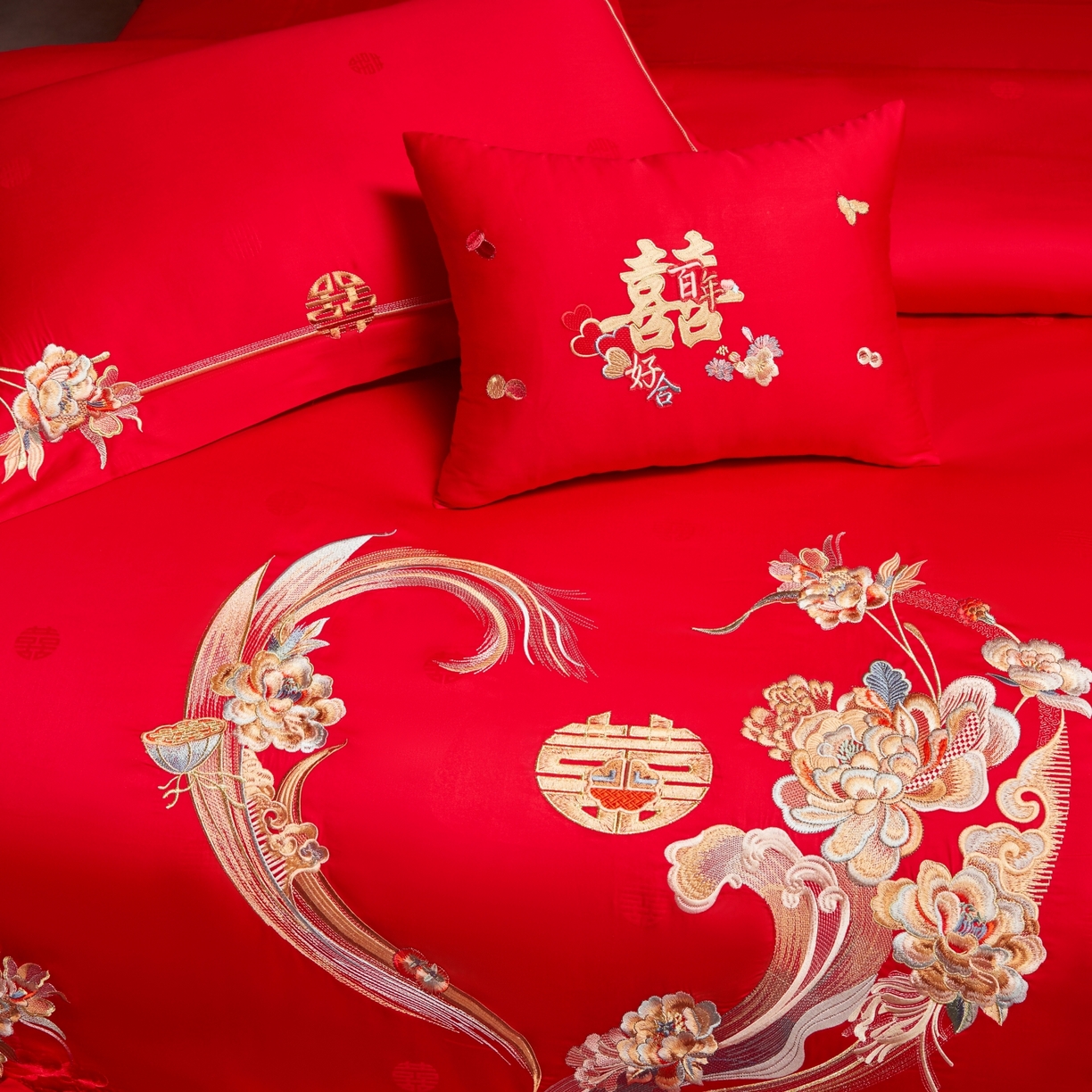 91家纺网 家纺一手货源 找家纺 宏羽纺家纺 2025新款高支高密纯棉婚庆系列四件套 爱的花语