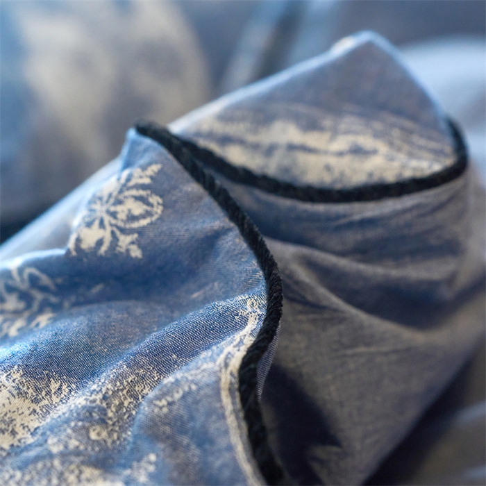 91家纺网 家纺一手货源 找家纺 兰紫橙家纺 2025新款全棉纯棉嵌边色织提花四件套 光芒-牛仔蓝