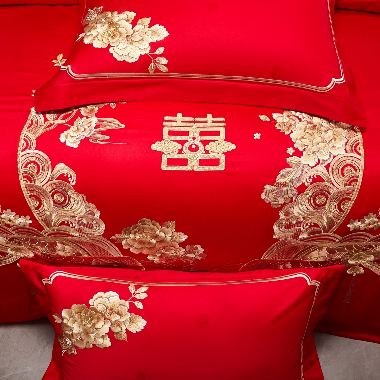 91家纺网 家纺一手货源 找家纺 宏羽纺家纺 2025新款高支高密纯棉婚庆系列四件套 花开富贵-金色