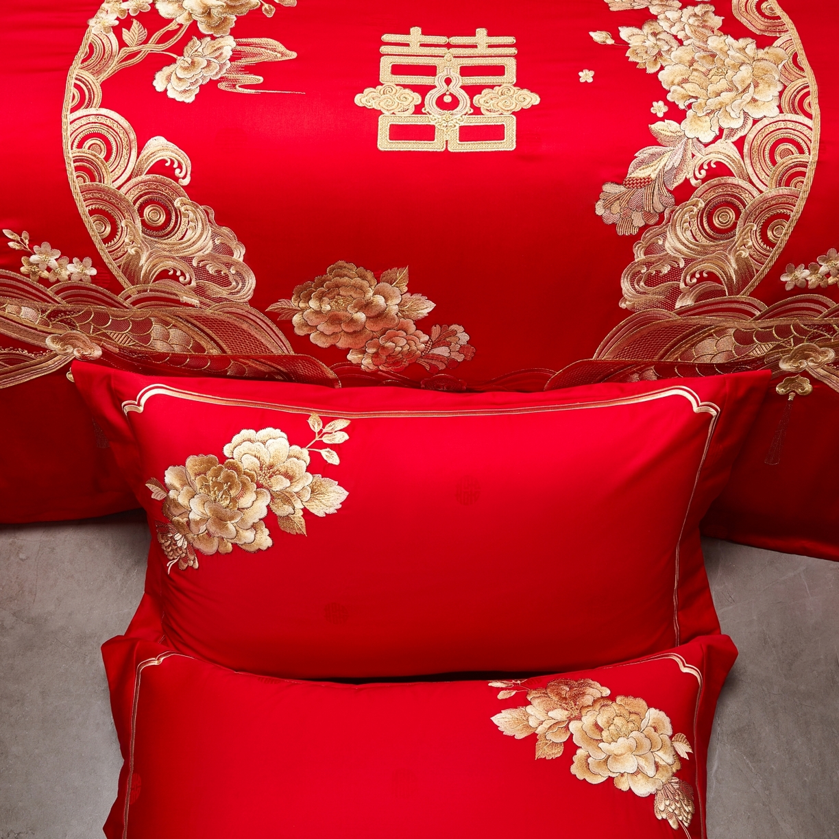 91家纺网 家纺一手货源 找家纺 宏羽纺家纺 2025新款高支高密纯棉婚庆系列四件套 花开富贵-金色