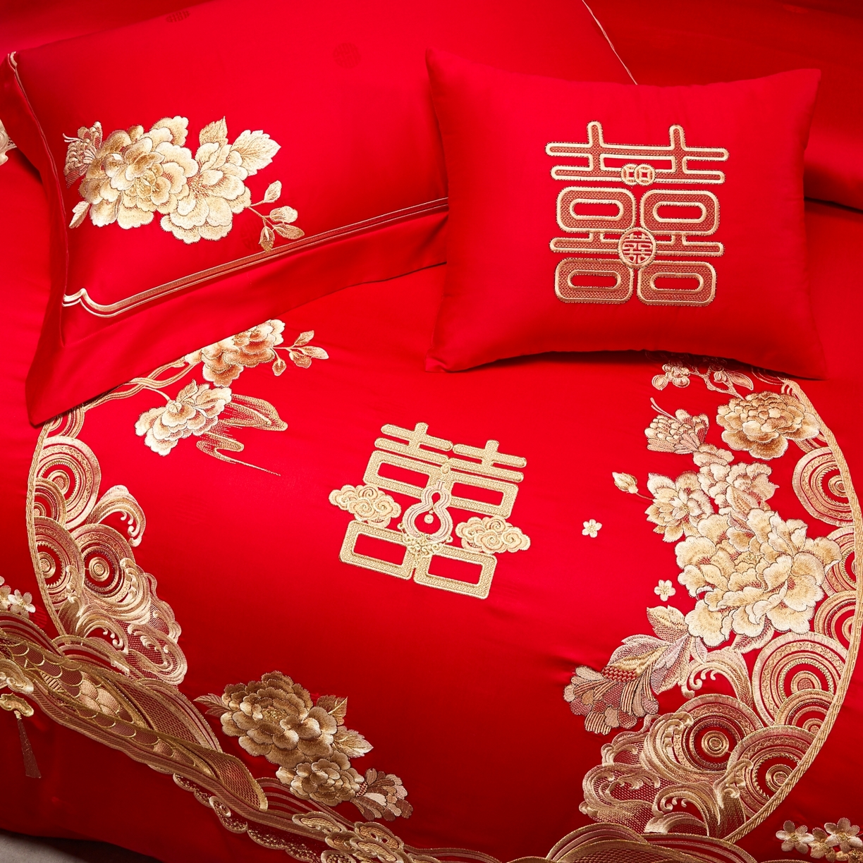 91家纺网 家纺一手货源 找家纺 宏羽纺家纺 2025新款高支高密纯棉婚庆系列四件套 花开富贵-金色