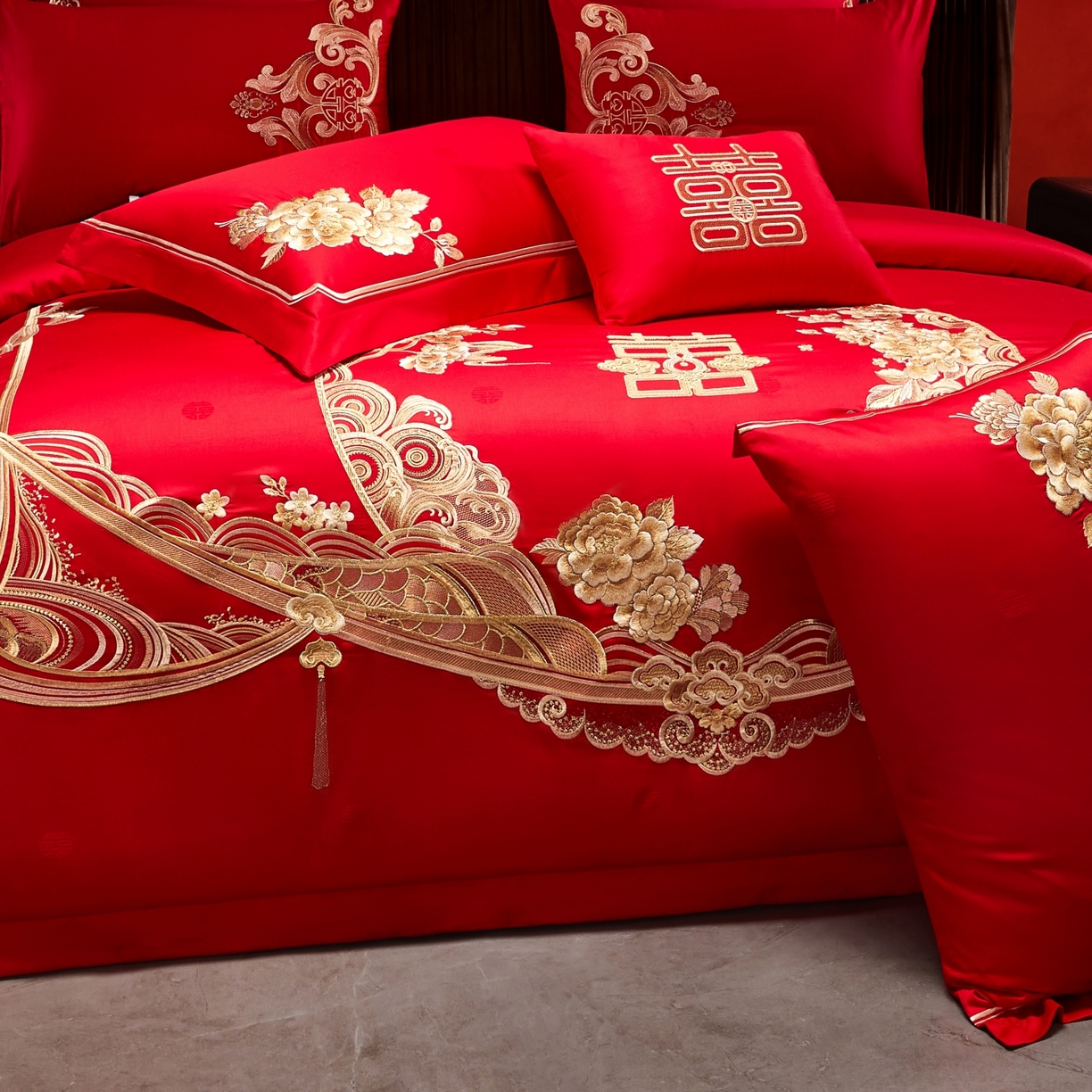 91家纺网 家纺一手货源 找家纺 宏羽纺家纺 2025新款高支高密纯棉婚庆系列四件套 花开富贵-金色