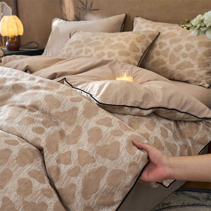 91家纺网 家纺一手货源 找家纺 兰紫橙家纺 2025新款全棉纯棉嵌边色织提花四件套 罗曼人生-卡其