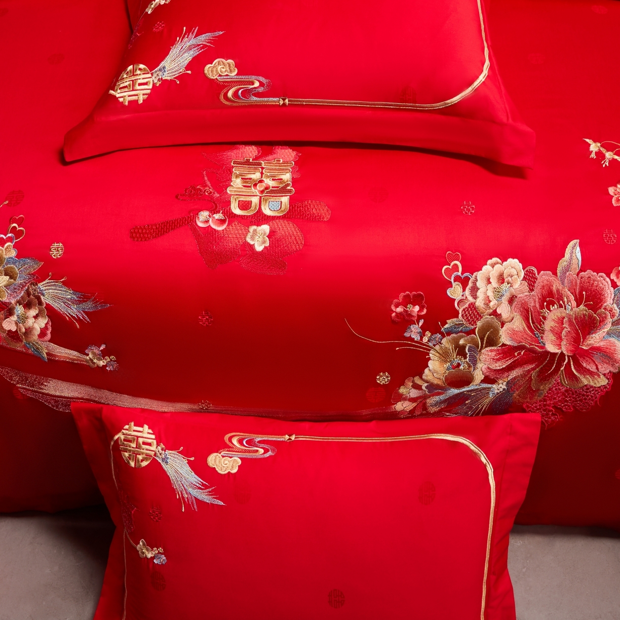 91家纺网 家纺一手货源 找家纺 宏羽纺家纺 2025新款高支高密纯棉婚庆系列四件套 浪漫相随