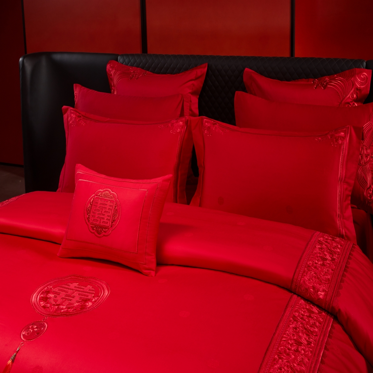 91家纺网 家纺一手货源 找家纺 宏羽纺家纺 2025新款高支高密纯棉婚庆系列四件套 玫瑰花海-红色