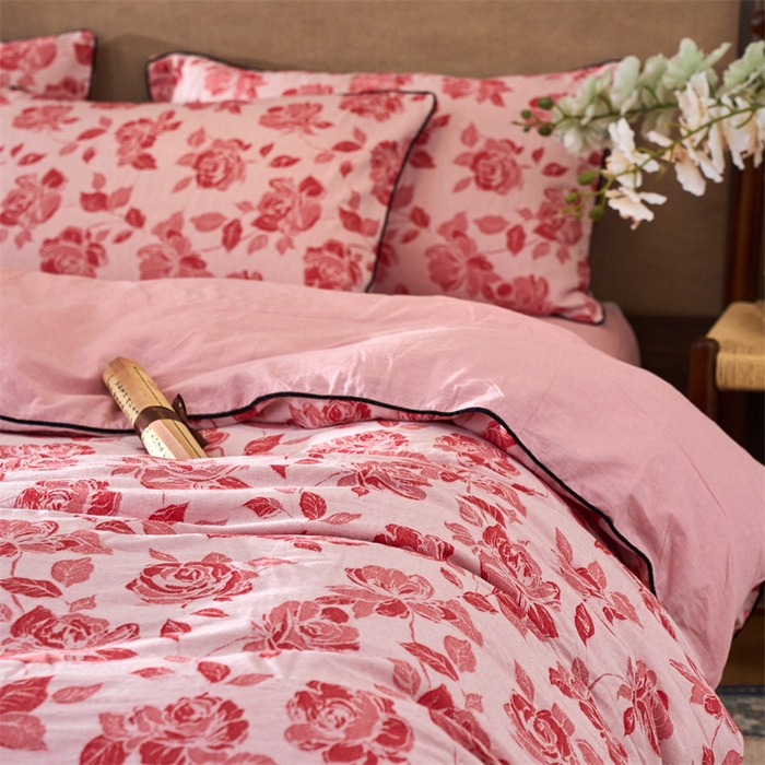 91家纺网 家纺一手货源 找家纺 兰紫橙家纺 2025新款全棉纯棉嵌边色织提花四件套 玫瑰之约-大红