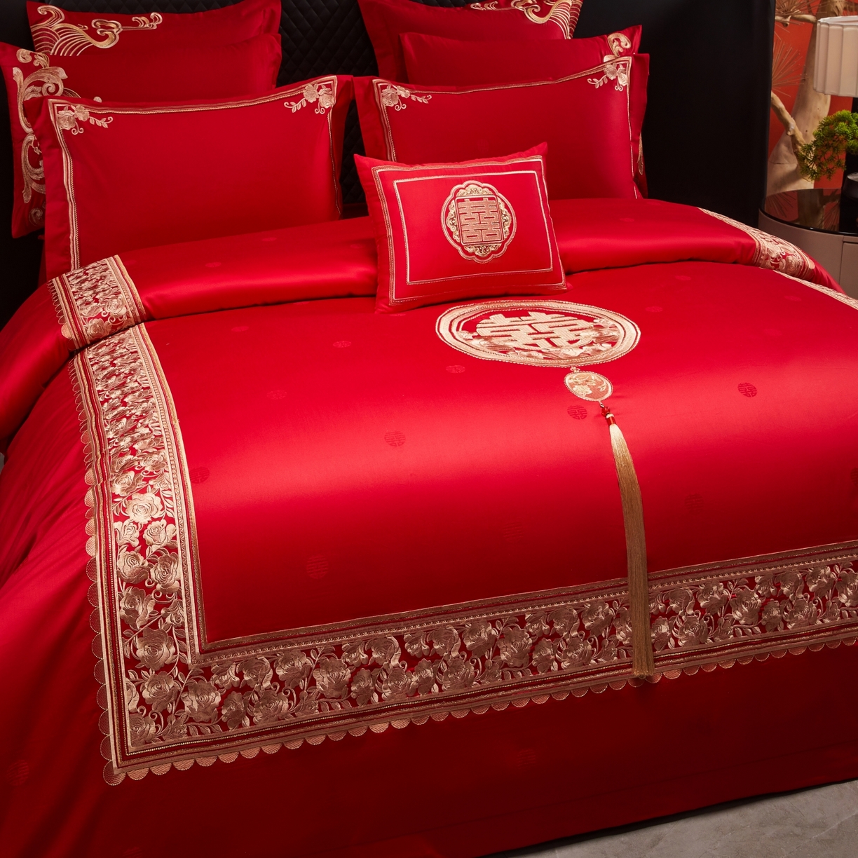 91家纺网 家纺一手货源 找家纺 宏羽纺家纺 2025新款高支高密纯棉婚庆系列四件套 玫瑰花海-金色