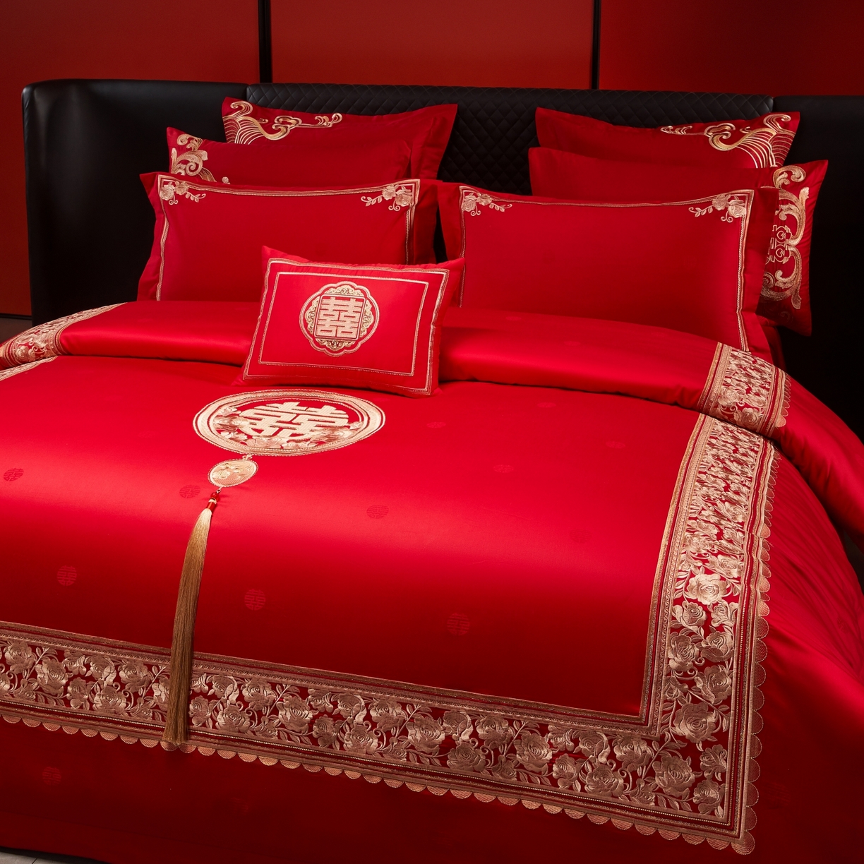 91家纺网 家纺一手货源 找家纺 宏羽纺家纺 2025新款高支高密纯棉婚庆系列四件套 玫瑰花海-金色