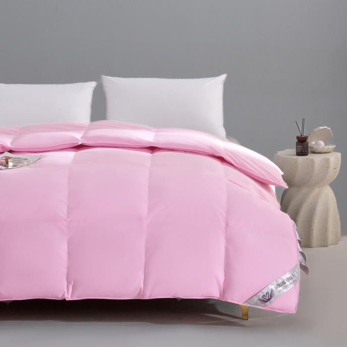 91家纺网 家纺一手货源 找家纺 明羽羽绒 2025新款全棉防羽布平面款羽绒被可定制鹅绒被鸭绒被被子被芯 平面款-少女粉