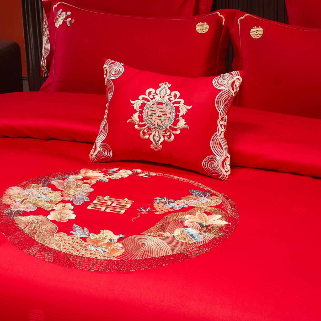 91家纺网 家纺一手货源 找家纺 宏羽纺家纺 2025新款高支高密纯棉婚庆系列四件套 诗情花语