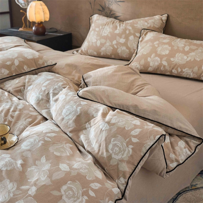 91家纺网 家纺一手货源 找家纺 兰紫橙家纺 2025新款全棉纯棉嵌边色织提花四件套 玫瑰之约-卡其