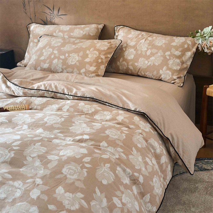 91家纺网 家纺一手货源 找家纺 兰紫橙家纺 2025新款全棉纯棉嵌边色织提花四件套 玫瑰之约-卡其