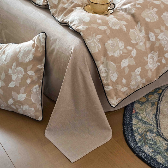 91家纺网 家纺一手货源 找家纺 兰紫橙家纺 2025新款全棉纯棉嵌边色织提花四件套 玫瑰之约-卡其