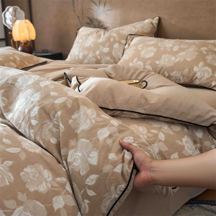 91家纺网 家纺一手货源 找家纺 兰紫橙家纺 2025新款全棉纯棉嵌边色织提花四件套 玫瑰之约-卡其