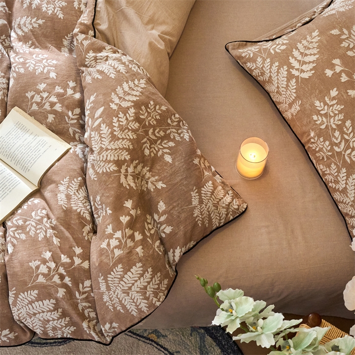 91家纺网 家纺一手货源 找家纺 兰紫橙家纺 2025新款全棉纯棉嵌边色织提花四件套 浅叶-红咖