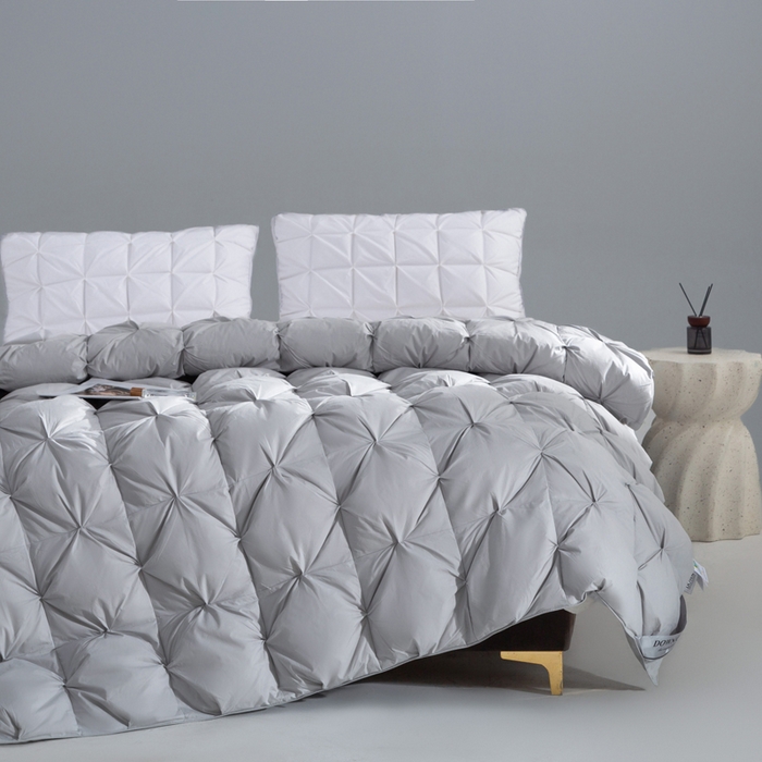 91家纺网 家纺一手货源 找家纺 明羽羽绒 2025新款全棉防羽布纽花款羽绒被可定制鹅绒被鸭绒被被子被芯 纽花款-浅灰