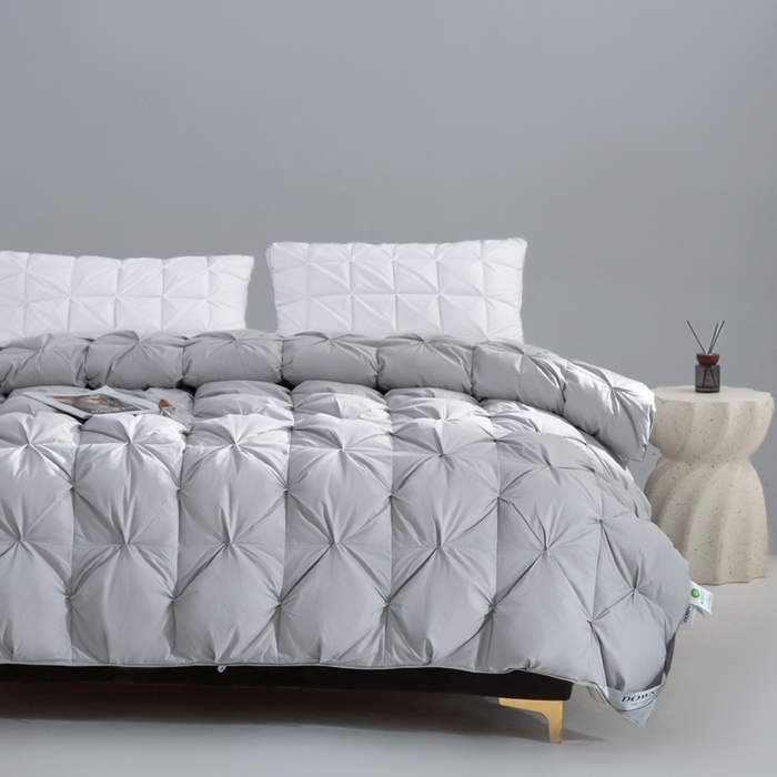 91家纺网 家纺一手货源 找家纺 明羽羽绒 2025新款全棉防羽布纽花款羽绒被可定制鹅绒被鸭绒被被子被芯 纽花款-浅灰