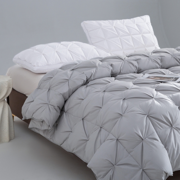 91家纺网 家纺一手货源 找家纺 明羽羽绒 2025新款全棉防羽布纽花款羽绒被可定制鹅绒被鸭绒被被子被芯 纽花款-浅灰