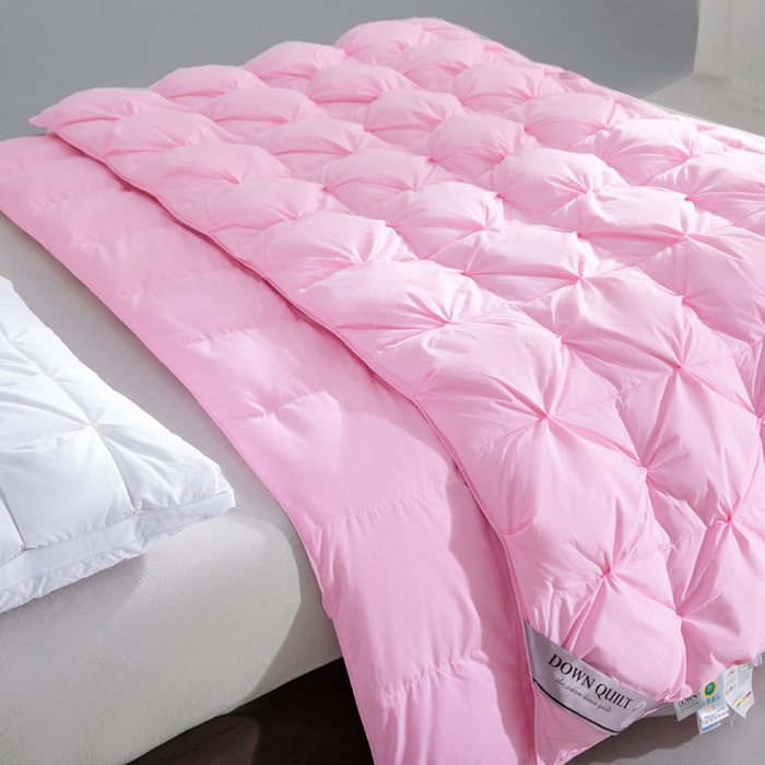 91家纺网 家纺一手货源 找家纺 明羽羽绒 2025新款全棉防羽布纽花款羽绒被可定制鹅绒被鸭绒被被子被芯 纽花款-少女粉