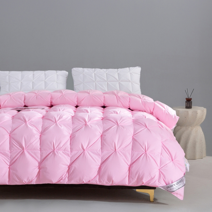 91家纺网 家纺一手货源 找家纺 明羽羽绒 2025新款全棉防羽布纽花款羽绒被可定制鹅绒被鸭绒被被子被芯 纽花款-少女粉