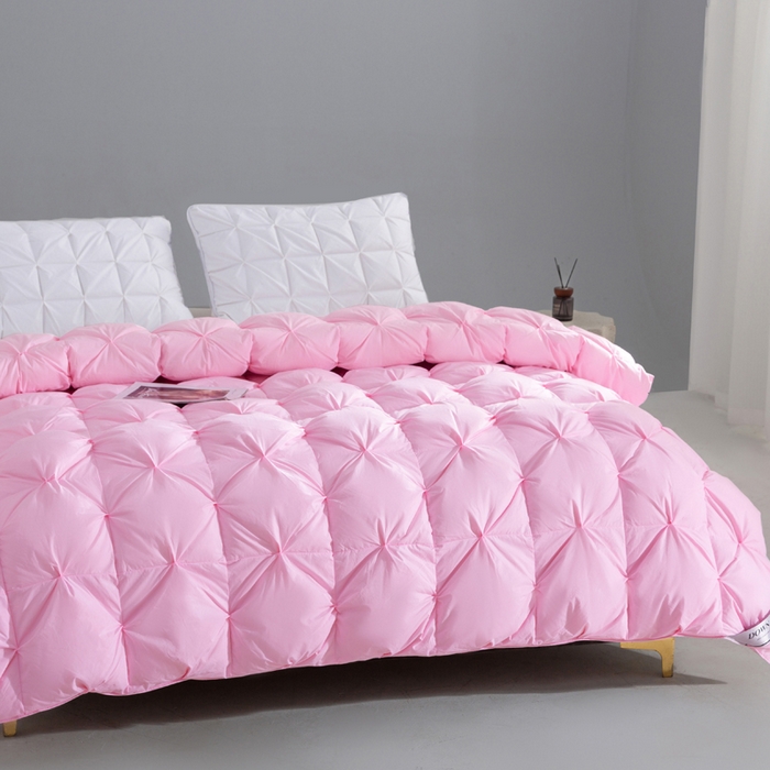 91家纺网 家纺一手货源 找家纺 明羽羽绒 2025新款全棉防羽布纽花款羽绒被可定制鹅绒被鸭绒被被子被芯 纽花款-少女粉