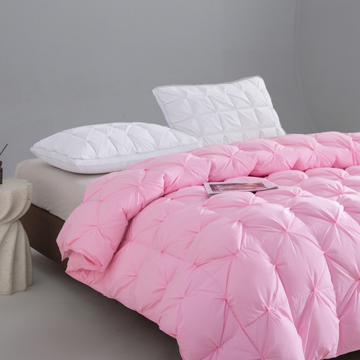 91家纺网 家纺一手货源 找家纺 明羽羽绒 2025新款全棉防羽布纽花款羽绒被可定制鹅绒被鸭绒被被子被芯 纽花款-少女粉