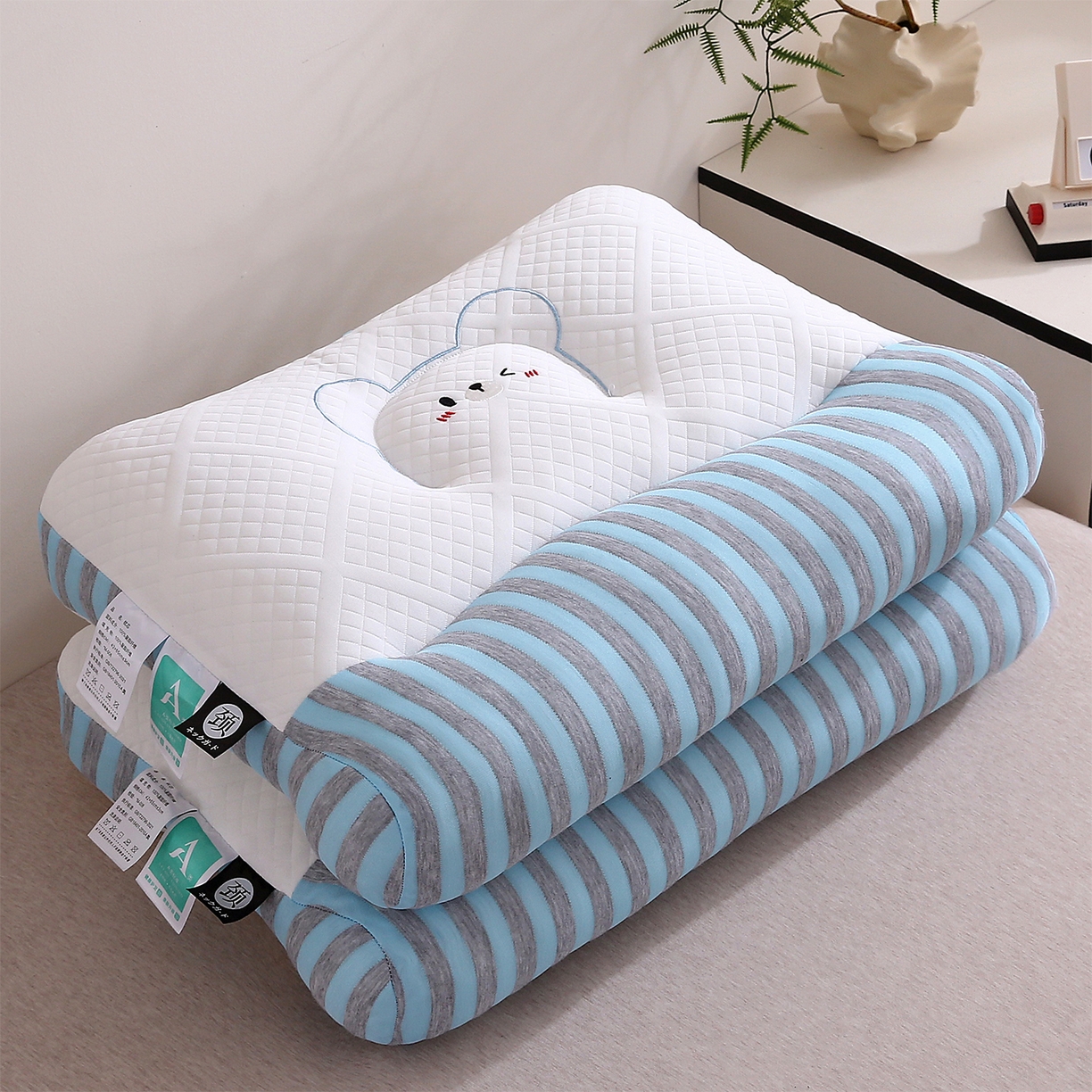 91家纺网 家纺一手货源 找家纺 梦叶草 2025新款SPA护颈椎枕助睡眠情侣反牵引侧睡枕头枕芯 情侣笑脸护颈枕-蓝色