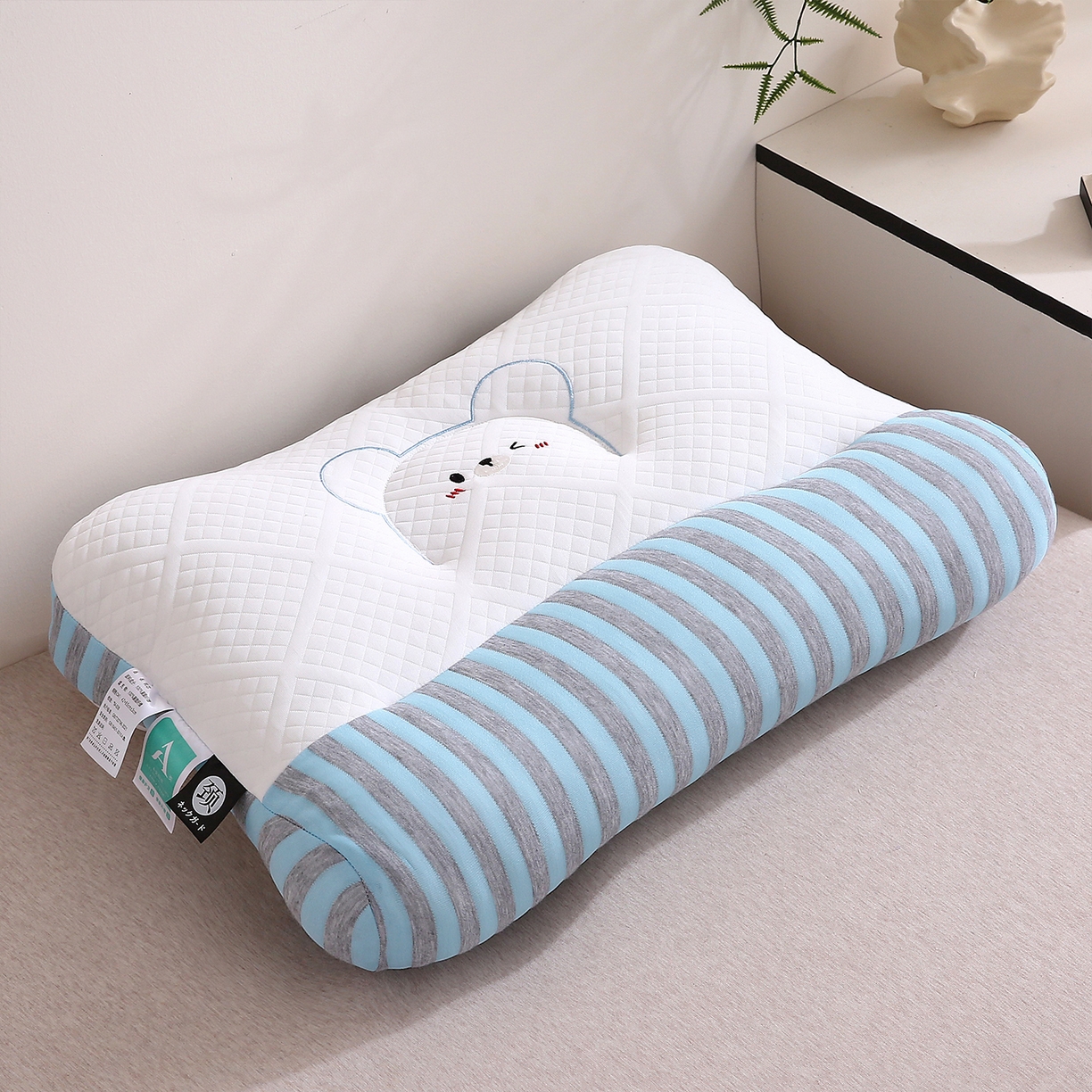 91家纺网 家纺一手货源 找家纺 梦叶草 2025新款SPA护颈椎枕助睡眠情侣反牵引侧睡枕头枕芯 情侣笑脸护颈枕-蓝色