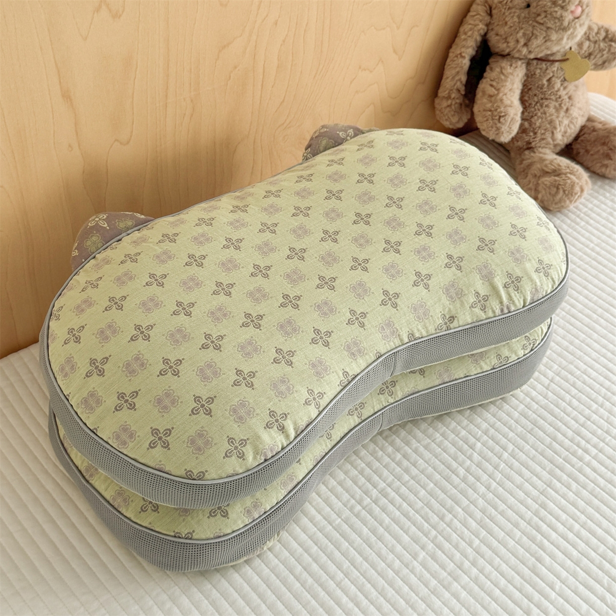 91家纺网 家纺一手货源 找家纺 麦肯锡 2025新款可爱猫耳碎花双层纱荞麦枕枕头枕芯 猫耳朵碎花双层纱荞麦枕-绿色