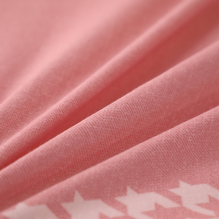 91家纺网 家纺一手货源 找家纺 馨雅家纺 2025新款全棉纯棉磨毛系列四件套 伊拉小镇-粉