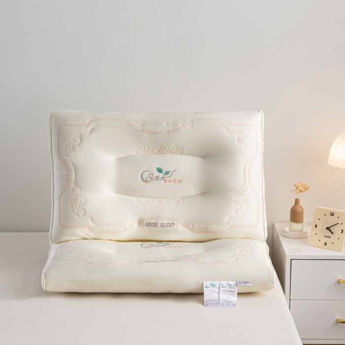 91家纺网 家纺一手货源 找家纺 （总）鼎晟纺 2025新款蚕丝款乳胶成人枕头学生枕芯枕头枕芯