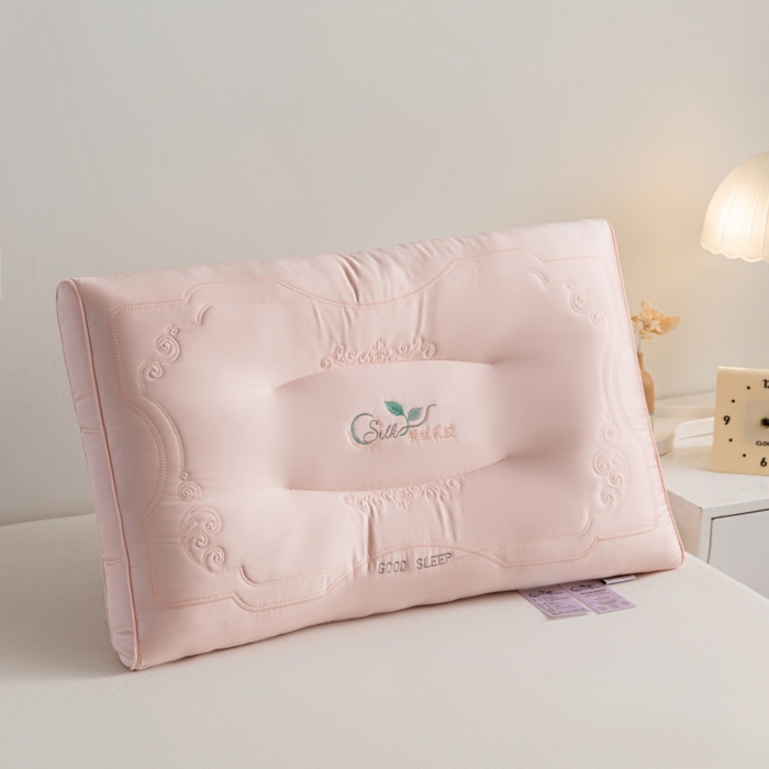 91家纺网 家纺一手货源 找家纺 鼎晟纺 2025新款蚕丝款乳胶成人枕头学生枕芯枕头枕芯 蚕丝款乳胶枕-粉色
