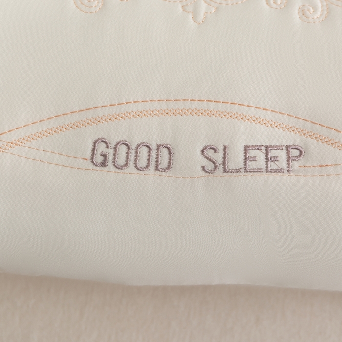 91家纺网 家纺一手货源 找家纺 鼎晟纺 2025新款蚕丝款乳胶成人枕头学生枕芯枕头枕芯 蚕丝款乳胶枕-米白色