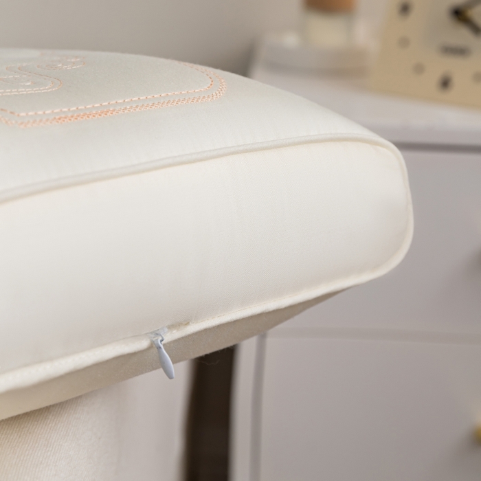 91家纺网 家纺一手货源 找家纺 鼎晟纺 2025新款蚕丝款乳胶成人枕头学生枕芯枕头枕芯 蚕丝款乳胶枕-米白色