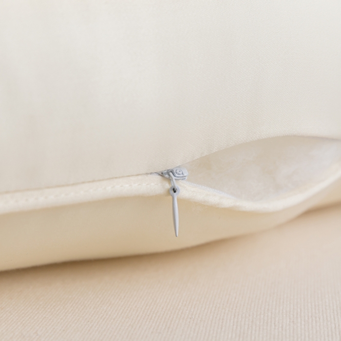 91家纺网 家纺一手货源 找家纺 鼎晟纺 2025新款蚕丝款乳胶成人枕头学生枕芯枕头枕芯 蚕丝款乳胶枕-米白色