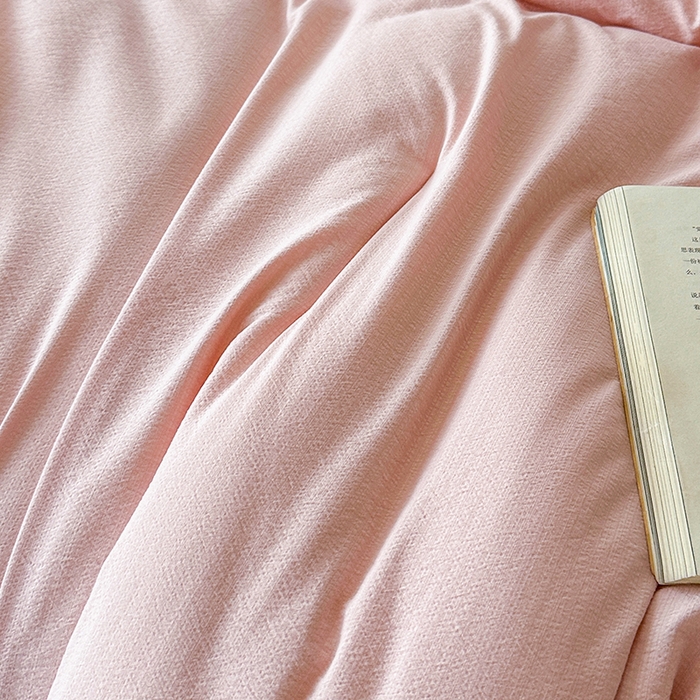 91家纺网 家纺一手货源 找家纺 欧夏家纺 2025新款亲肤舒适皱皱棉小芙提花大豆被被子被芯 润粉色