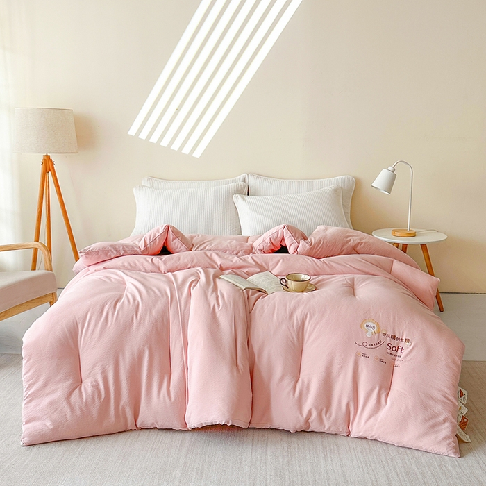 91家纺网 家纺一手货源 找家纺 欧夏家纺 2025新款亲肤舒适皱皱棉小芙提花大豆被被子被芯 润粉色
