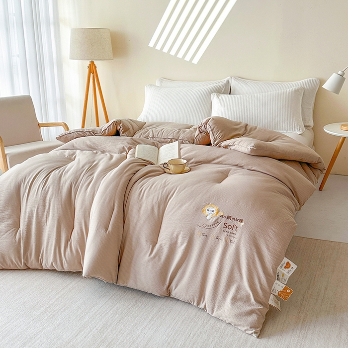 91家纺网 家纺一手货源 找家纺 欧夏家纺 2025新款亲肤舒适皱皱棉小芙提花大豆被被子被芯 香槟色