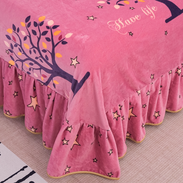 91家纺网 家纺一手货源 找家纺 首选家纺 2025新款加厚保暖牛奶绒金貂绒法莱绒床裙款四件套 花香怡人