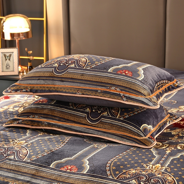 91家纺网 家纺一手货源 找家纺 首选家纺 2025新款加厚保暖牛奶绒金貂绒法莱绒床裙款四件套 皇家风范