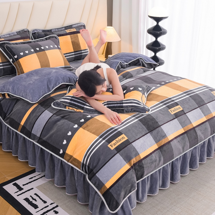 91家纺网 家纺一手货源 找家纺 首选家纺 2025新款加厚保暖牛奶绒金貂绒法莱绒床裙款四件套 绅士格