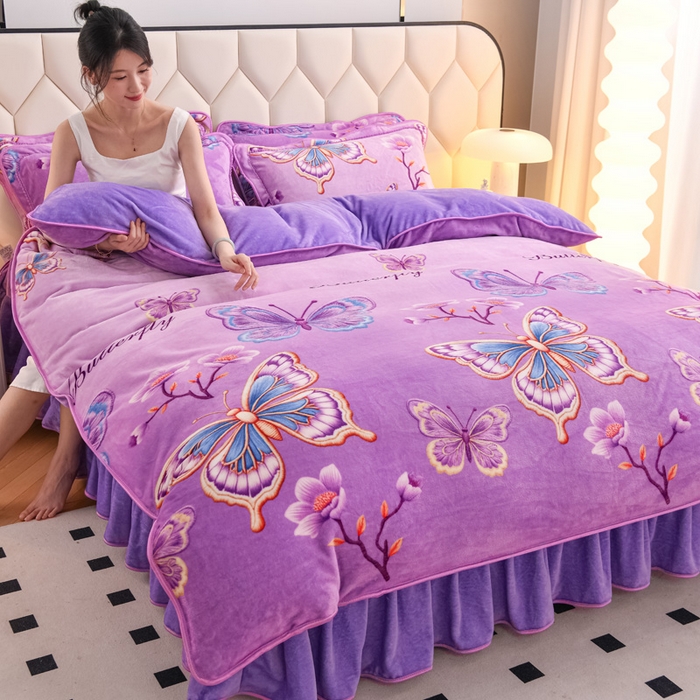 91家纺网 家纺一手货源 找家纺 首选家纺 2025新款加厚保暖牛奶绒金貂绒法莱绒床裙款四件套 紫韵