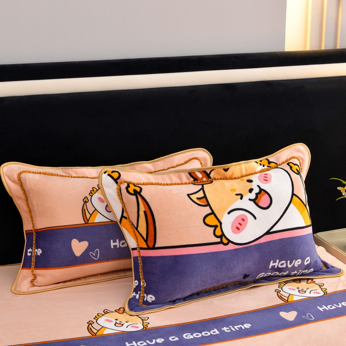 91家纺网 家纺一手货源 找家纺 慕婷家纺 2025新款牛奶绒印花四件套 迪迪龙