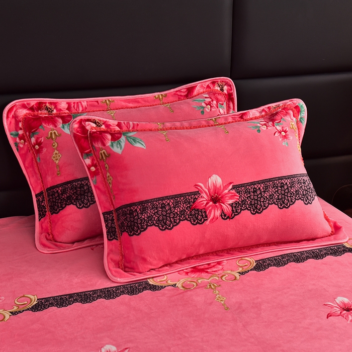 91家纺网 家纺一手货源 找家纺 慕婷家纺 2025新款牛奶绒印花四件套 粉色佳人