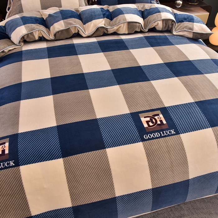 91家纺网 家纺一手货源 找家纺 慕婷家纺 2025新款牛奶绒印花四件套 蓝大格